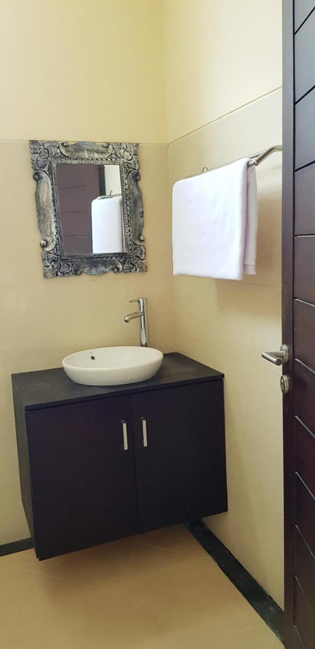 Eddys Cottages & Villa Legian  Bagian luar foto