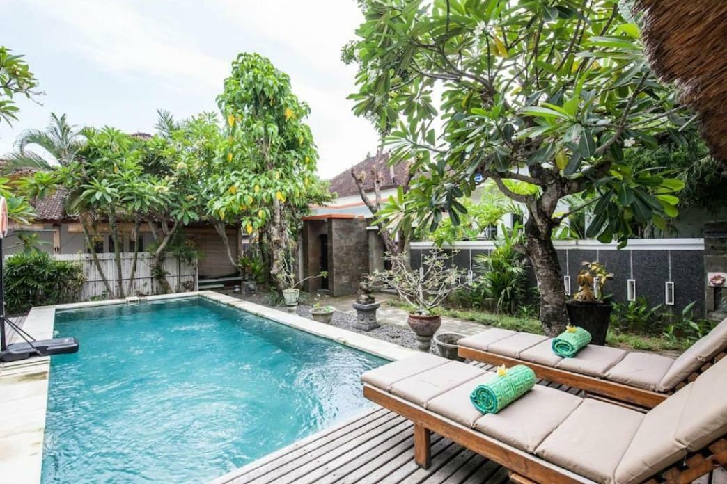 Eddys Cottages & Villa Legian  Bagian luar foto
